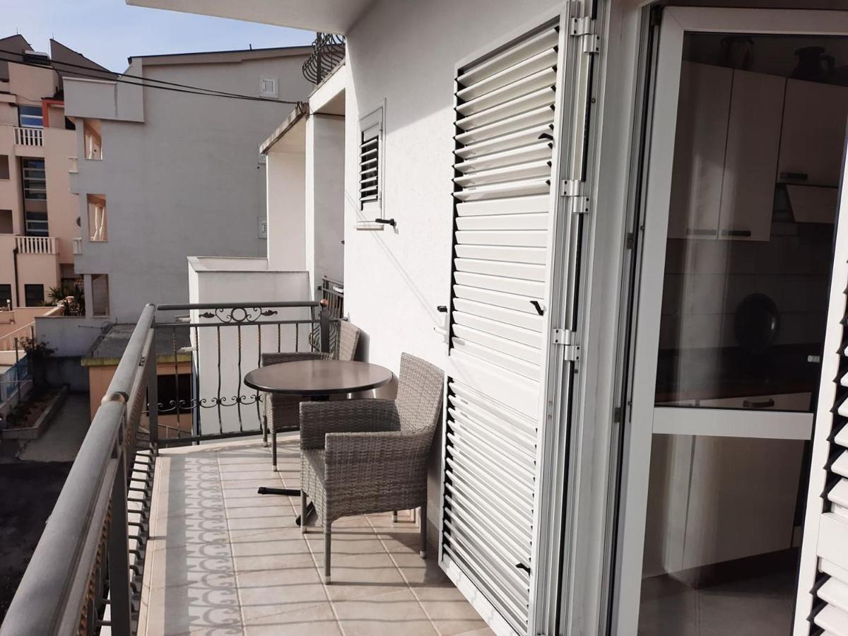 Apartments Rose Loboja Makarska Exterior foto