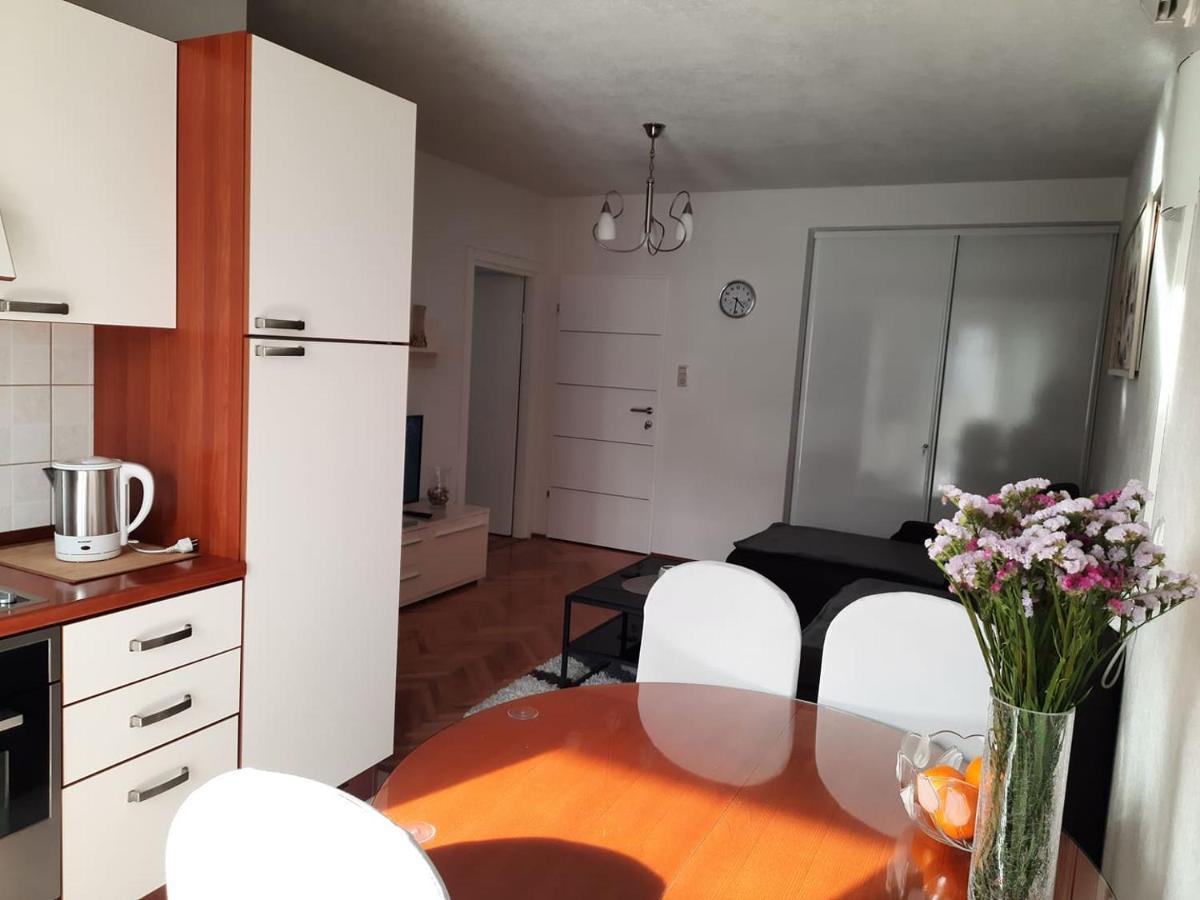 Apartments Rose Loboja Makarska Exterior foto